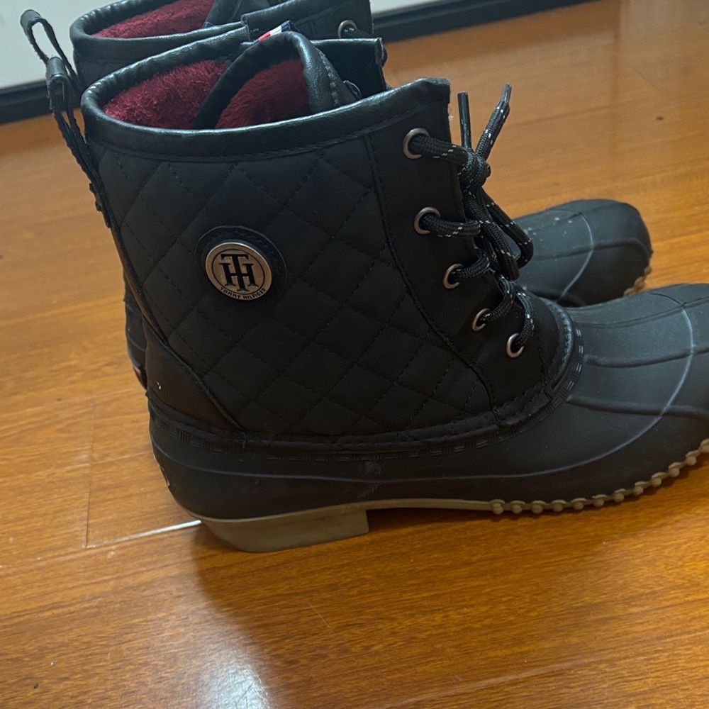 Tommy Hilfiger Black Quilted Winter Boots - Picture 6 of 11
